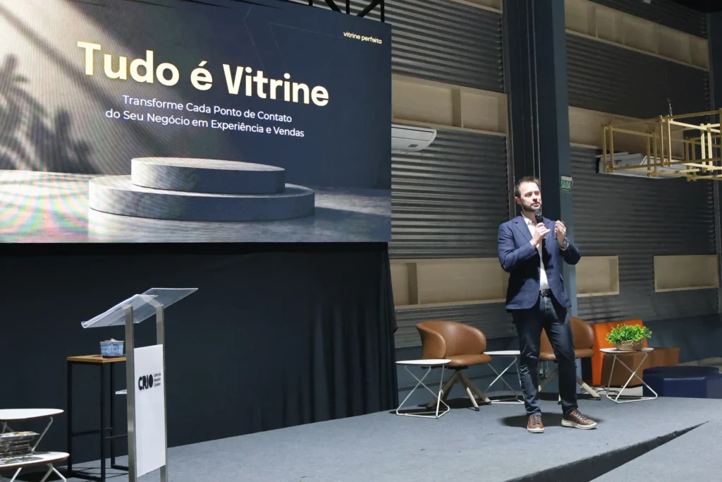 Francisco Issler, cofundador da Vitrine Perfeita, apresenta a palestra Tudo é Vitrine no RetailTech CRIO, em Criciúma